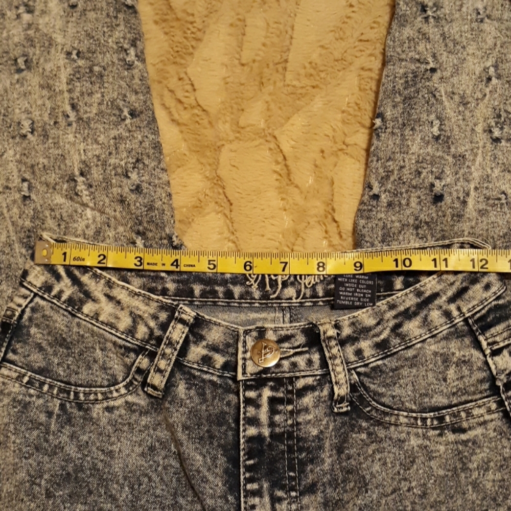 VIP....(Jeans - Picture 6 of 6